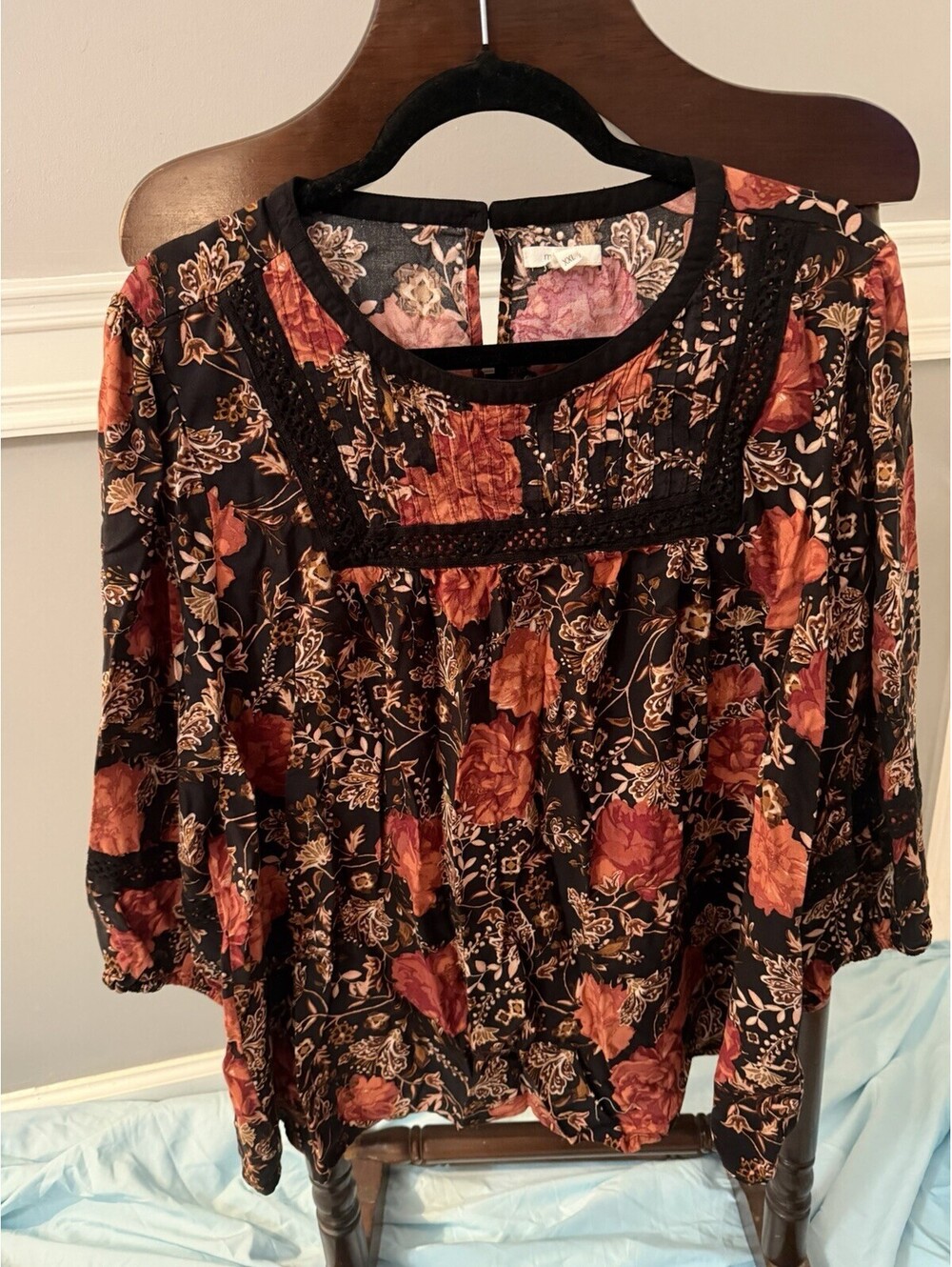 Maurice’s Women’s Black & Red 3/4 Sleeve Rounded Neckline Blouse Size XXL